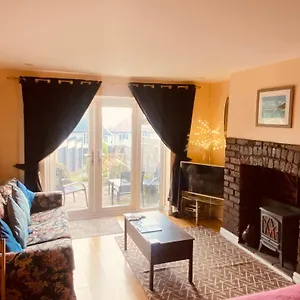 Ground Floor - View Of Lighthouse, Garden And Parking Apartment